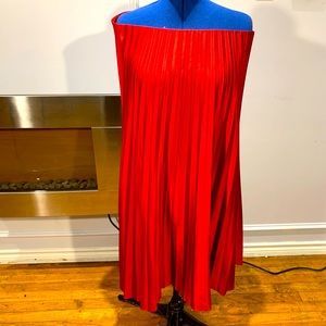 Red HOT ELOQUII pleated satin maxi skirt. Perfect for date night or Valentines!
